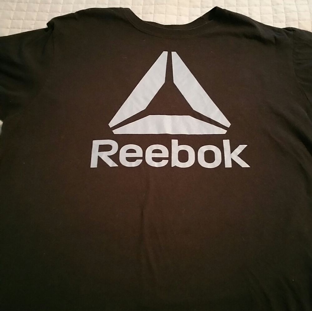 Reebok Mens Delta Logo shirt. XL